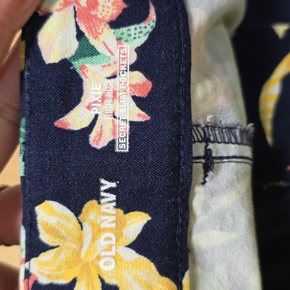 {Old Navy} High Rise Pixie Pants With Secret-Slim Pockets - Navy Floral SIZE 14 - Picture 11 of 14